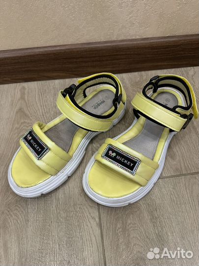 Сандалии для девочки