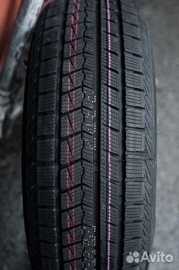 Zmax Icepioneer 868 275/40 R20 106H