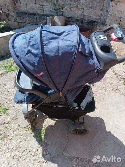 Прогулочная коляска