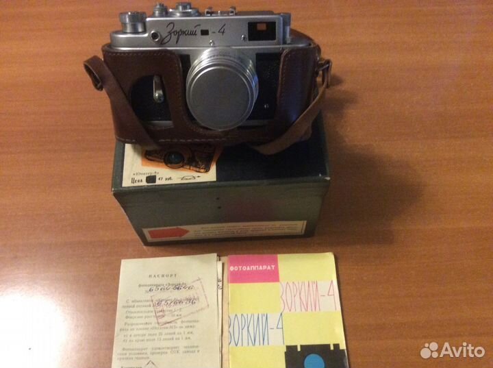 Фотоаппараты Фэд - 4, Зоркий - 4