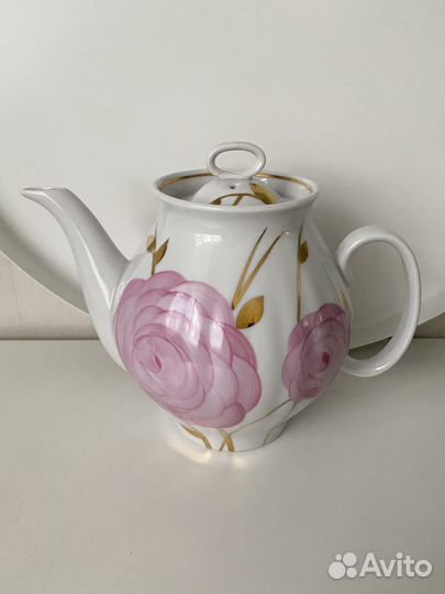 Большой фарфоровый чайник Дулево с нюансом