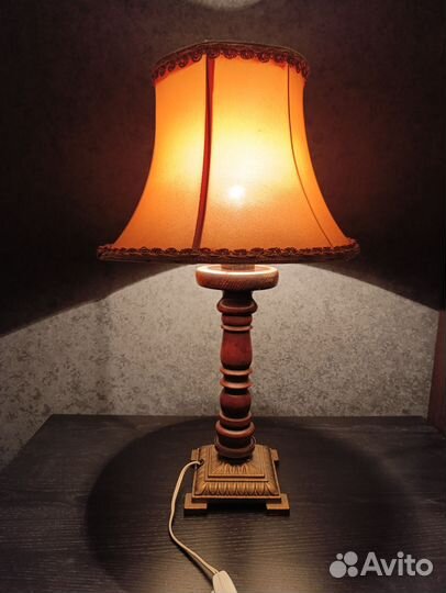 Винтажная настольная лампа