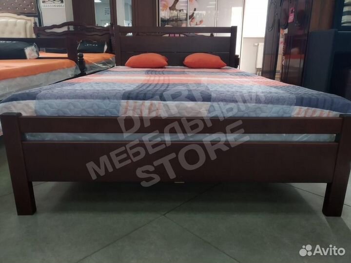 Кровать массив