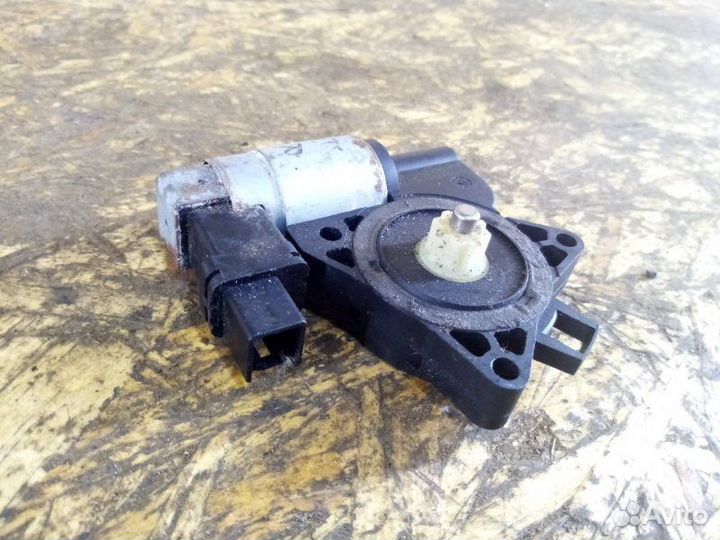 Мотор стеклоподъемника передний правый Mazda 3