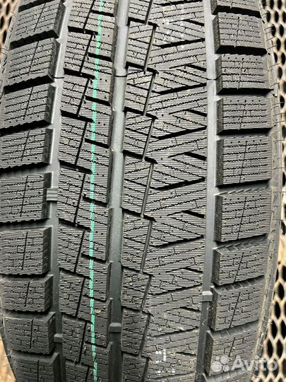 Kapsen SnowShoes AW33 245/55 R19 132T