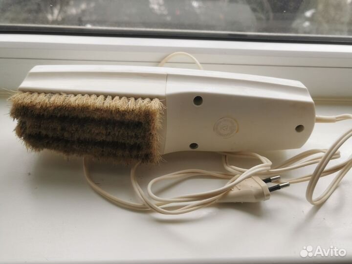 Электрощетка-пылесос Ветерок-3