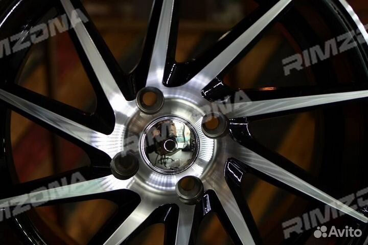 Литой диск в стиле vossen R16 4x98