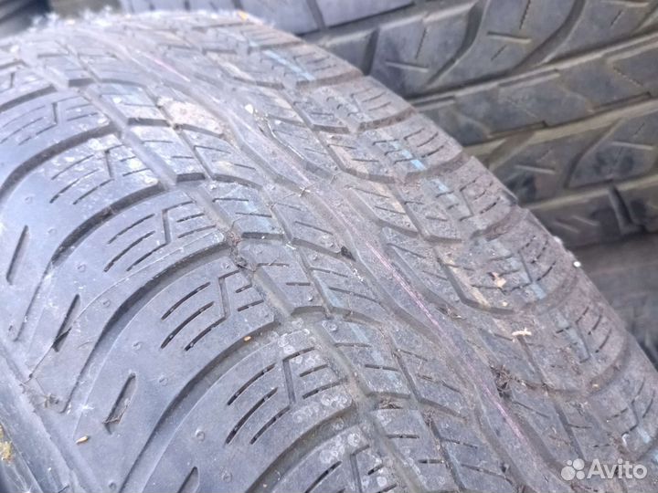 Bridgestone TRR 215/65 R16 98M