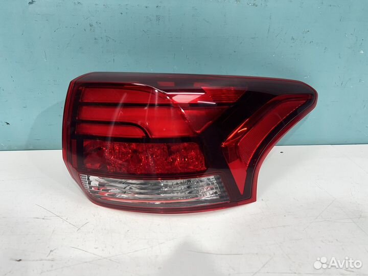 Фонарь наружный правый Mitsubishi Outlander 3 LED