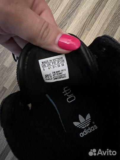 Новые кроссовки adidas рр 37,5