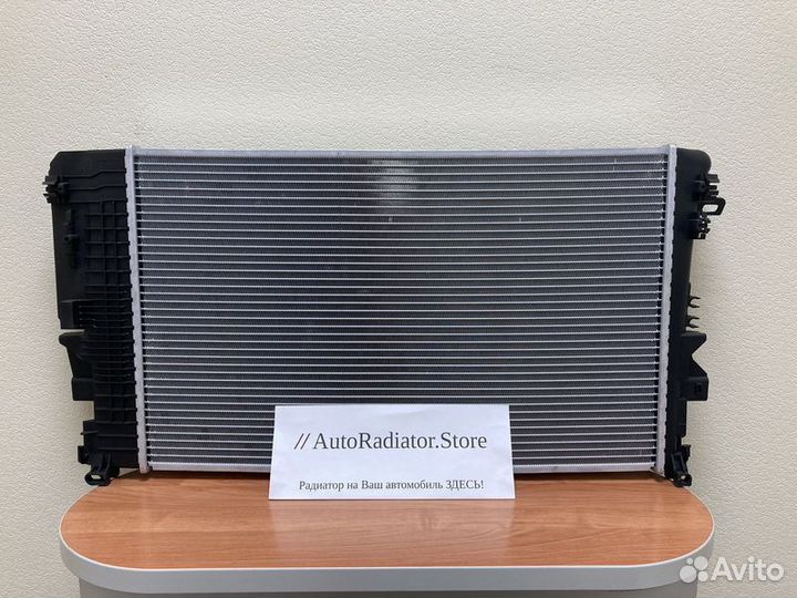 Радиатор охлаждения Мерседес Виано W639 03- АКПП