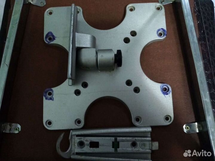 Крепление для телевизора на стену