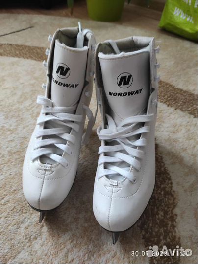 Коньки фигурные женские размер 35