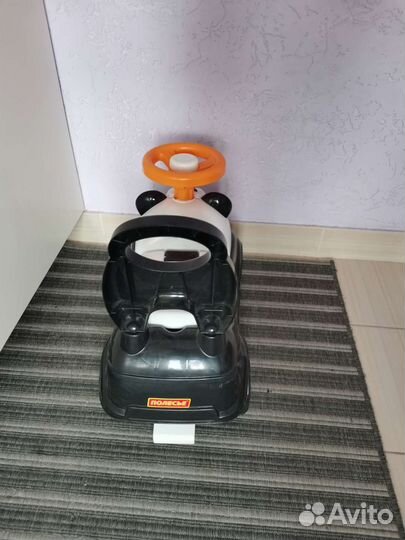 Детская машинка каталка с ручкой