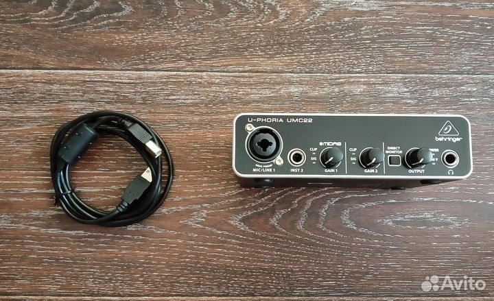 Внешняя звуковая карта behringer umc22