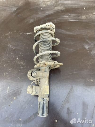 Kia Stinger амортизатор передний