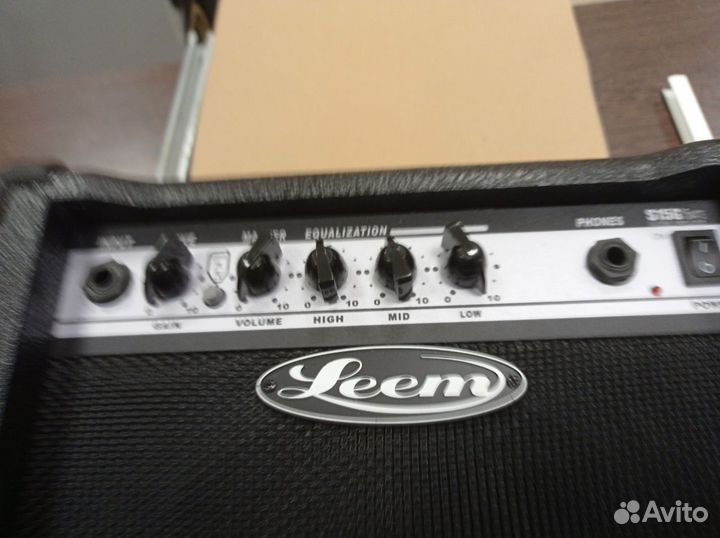 Гитарный комбоусилитель leem S15G
