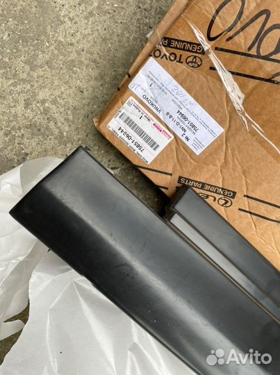 Накладка порога левая Toyota Camry V70/V75 2018+