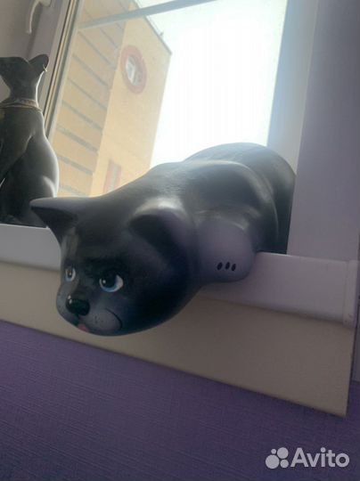 Фарфоровые статуэтки кошки