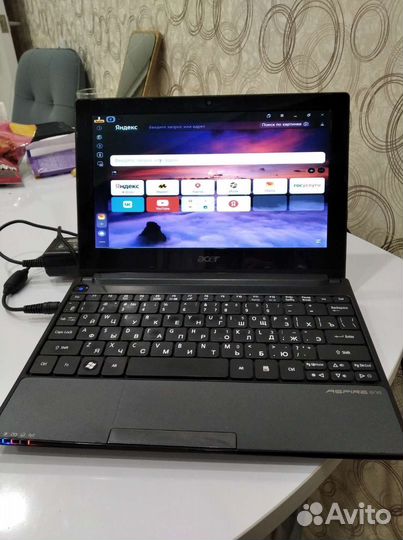 Нетбук Acer aspire one