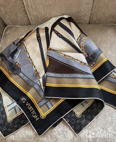 Шелковый платок louis vuitton 