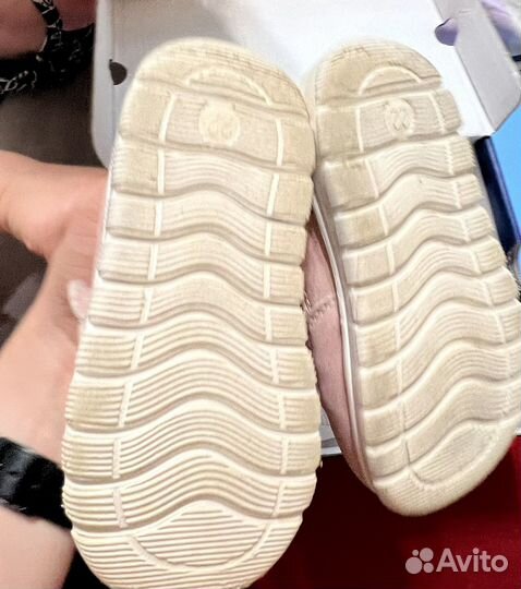 Кроссовки для девочки 22