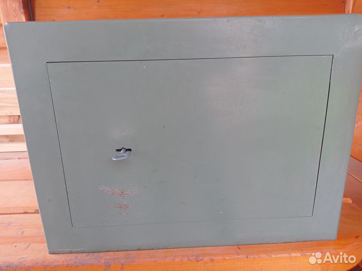 Сейф металлический