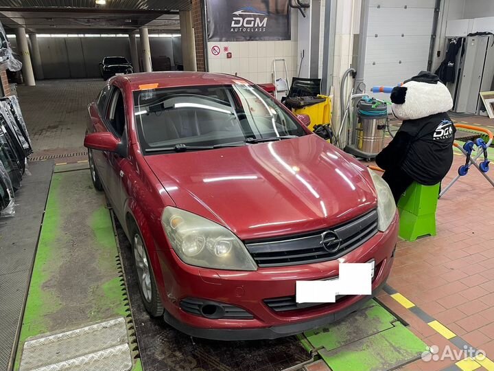 Лобовое стекло Opel Astra H GTS 3D