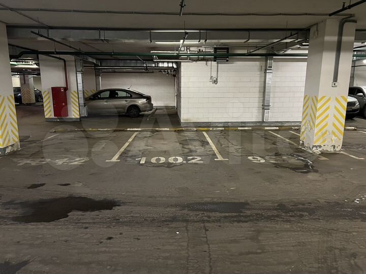 Машиноместо, 10 м²