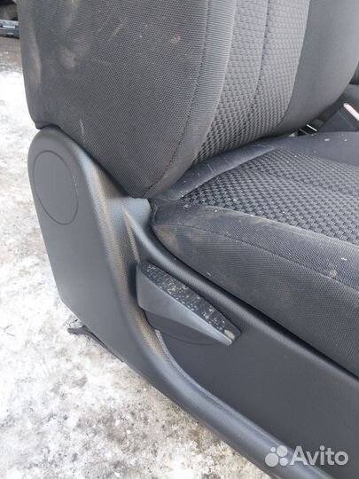 Сиденья передние Ssang Yong Kyron