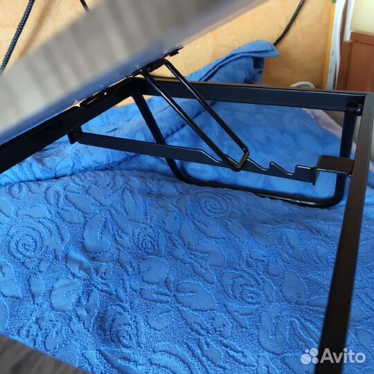 Столик для ноутбука