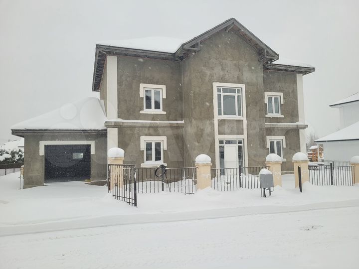 Дом 376,9 м² на участке 10 сот.