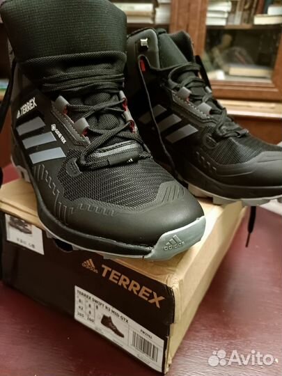 Кроссовки adidas terrex
