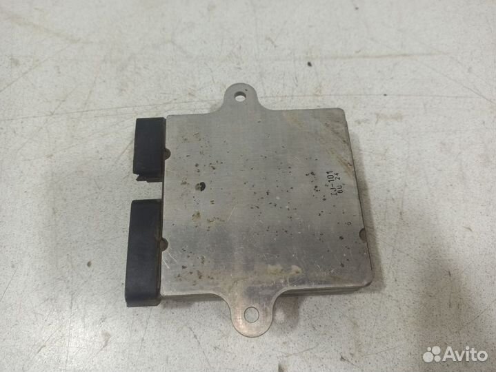 Блок управления зажиганием (коммутатор)