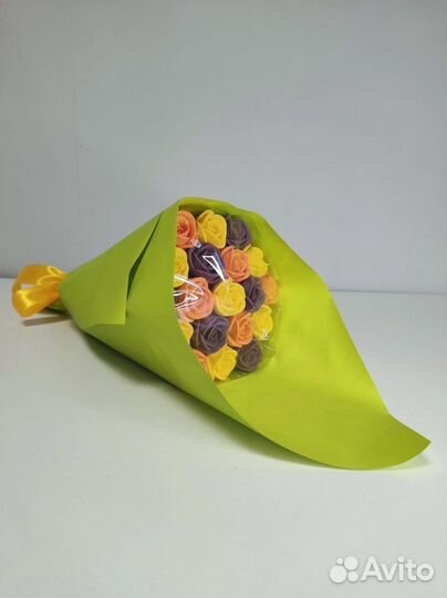 Букет - 19 Роз из Белого Шоколада