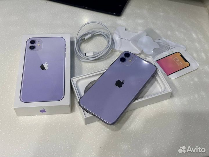 iPhone 11, 64 ГБ