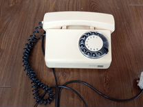 Старый телефон времен СССР