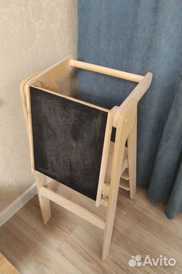 Башня помощника монтессори с доской бу