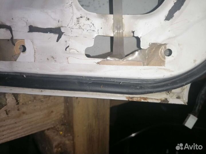 Дверь задняя левая toyota carina t170