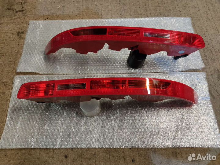 Фонарь заднего бампера левый правый Audi Q7 4L