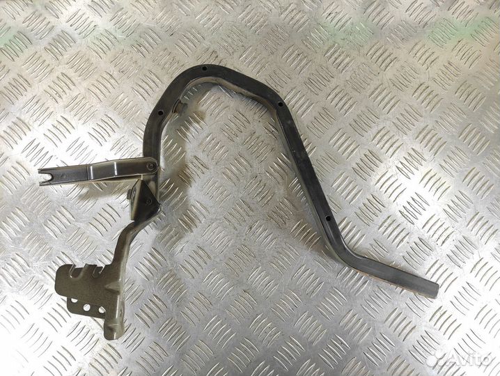 Петля крышки багажника левая Vaz Granta