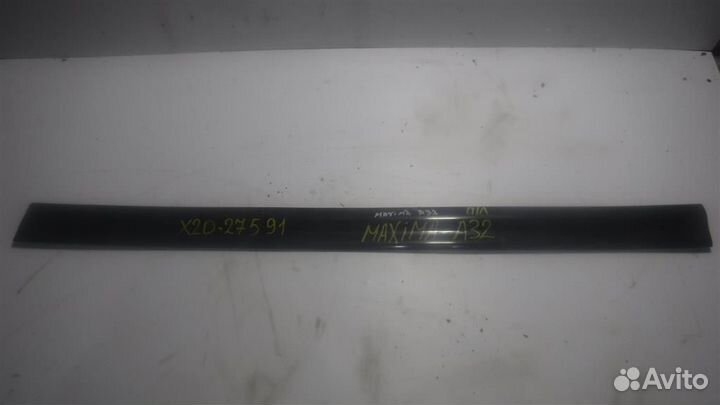 Накладка двери передней левой Nissan Maxima (A32)