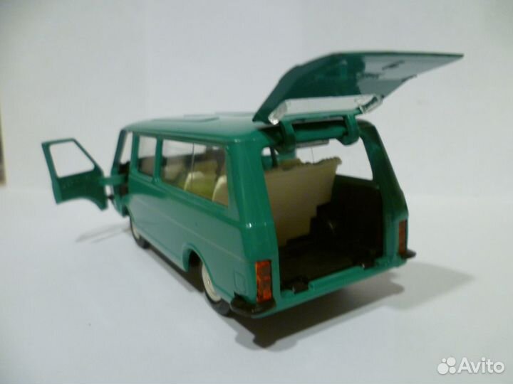 Модель автомоб раф RAF 2303 (1:43 СССР)