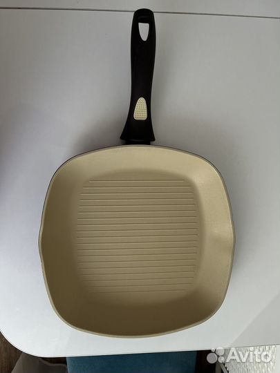 Сковорода с антипригарным покрытием Faberlic