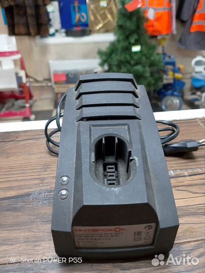 Зарядка 18 В Интерскол