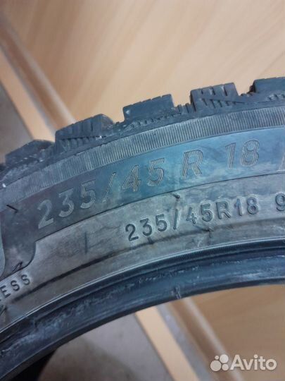 Michelin X-Ice North 4 235/45 R18