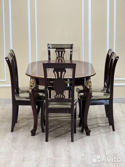 Стол и стулья