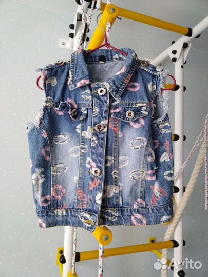 Жилетка джинсовая