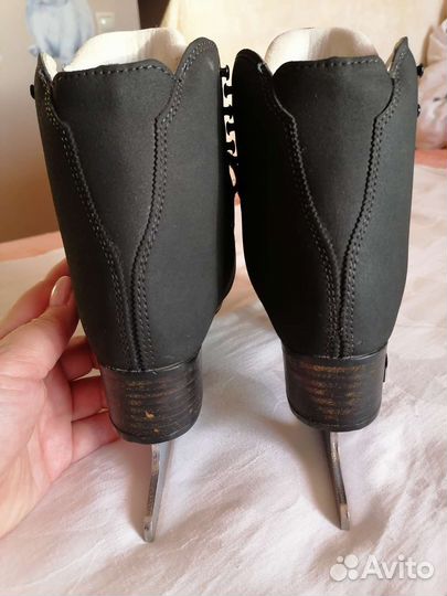 Фигурные коньки Risport Excellence