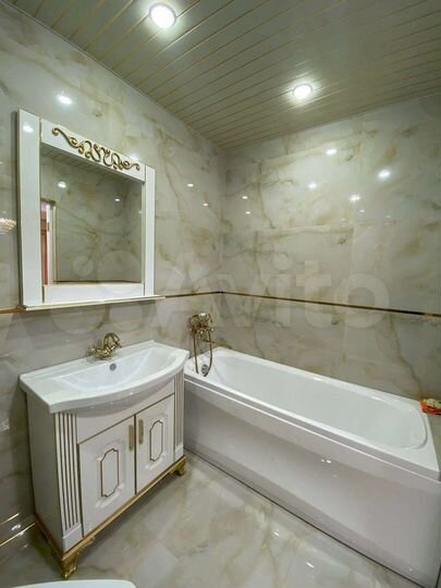 2-к. квартира, 50 м², 4/10 эт.